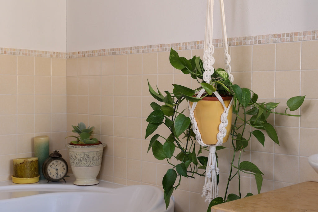 23 Ideas for Very Small Bathrooms To Try in Your Apartment Today