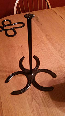 HORSESHOE PAPER TOWEL HOLDER ON COUNTER